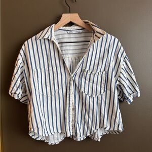 Zara Blue and White Striped Cropped Button-Up Shirt